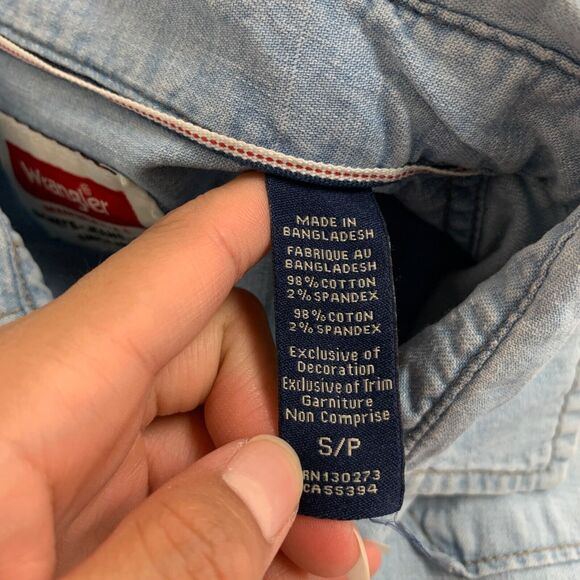 Wrangler Shirt Men Small SLIM Untuck Fit Free To Stretch Chambray Snap Button - Picture 10 of 13